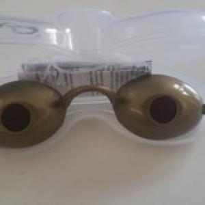 SZOLÁRIUM VÉDŐ SZEMÜVEG UV-SZEMÜVEG VADBARNA CASE