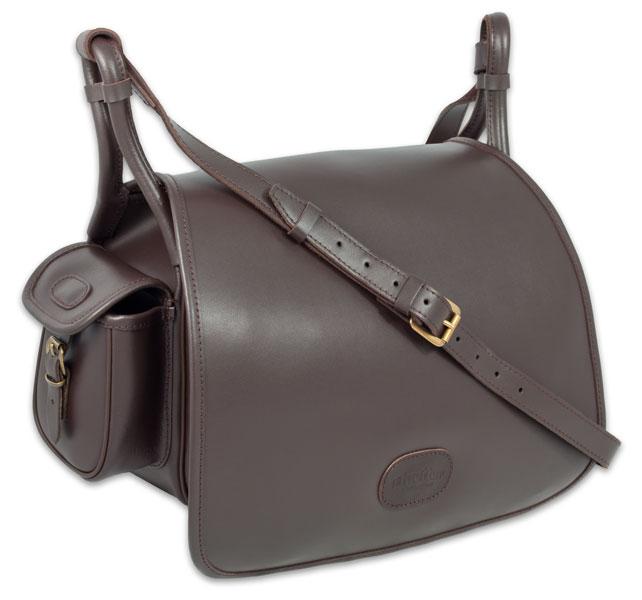 "Angol " Vadász bőrtáska oldalán zsebekkel