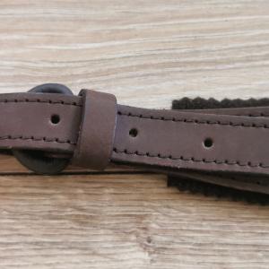 Bőr puskaszíj tölgyfa motívummal