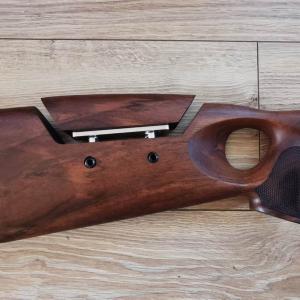 CZ 557 puskatus állítható pofadékos