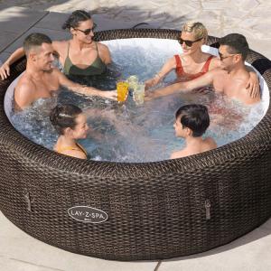 AirJet Lay-Z-Spa BALI Smart masszázsmedence 5-7 személyes