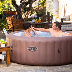 AirJet Lay-Z-Spa Hawaii Smart masszázsmedence 4-6 személyes