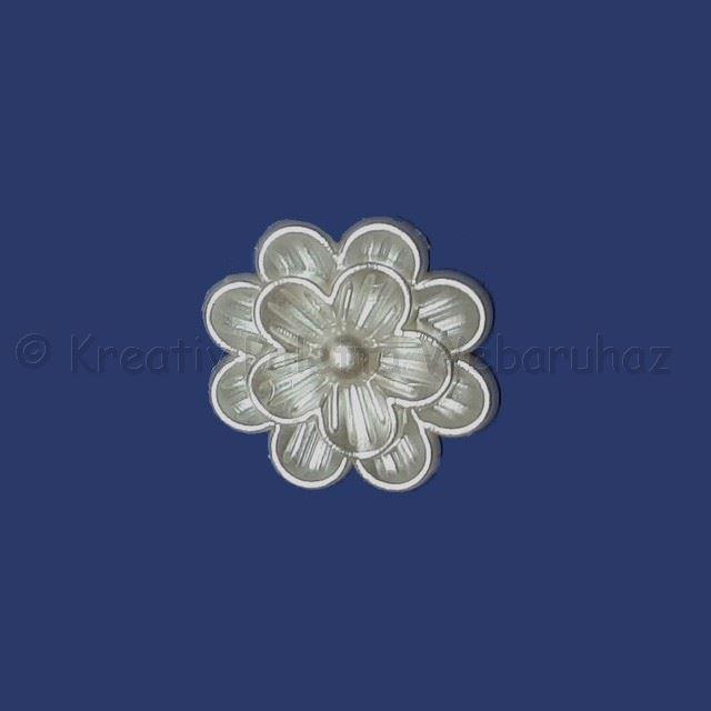 Akril díszítő elem - virág 2,5 cm