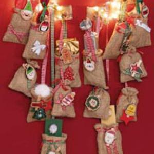 Adventi kalendárium csipeszes 24 részes