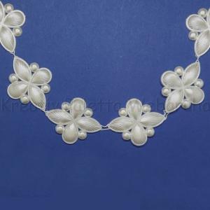 Akril díszítő elem - virág 3 x 4 cm