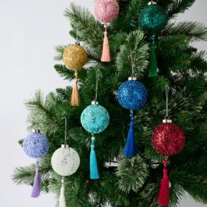 Bojt akasztóval 4 cm 4 db különböző színek