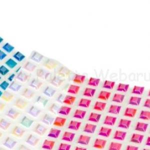 Öntapadó strassz irizáló kockák 40 db