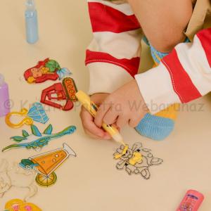 Üvegmatrica festék szett 10 x 10,5 ml + 12 db fényvarázs -  Nyugati Utazás