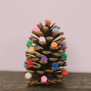 Zsenília golyó- pompon 1,5 cm 50 db