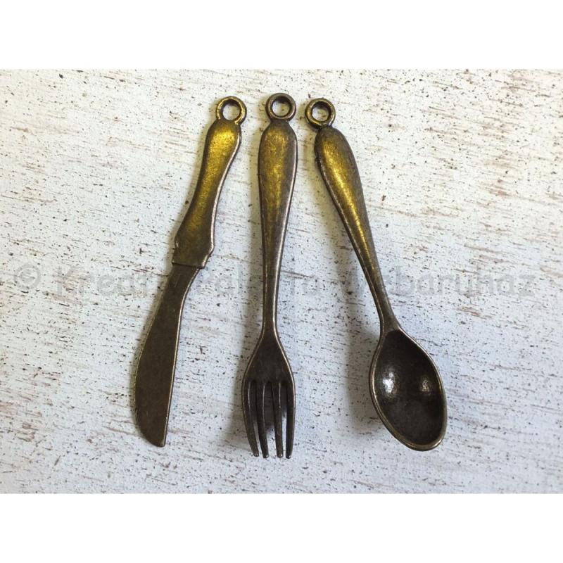 Fém díszítőelem - evőeszköz 3 db-os készlet 5,6 cm