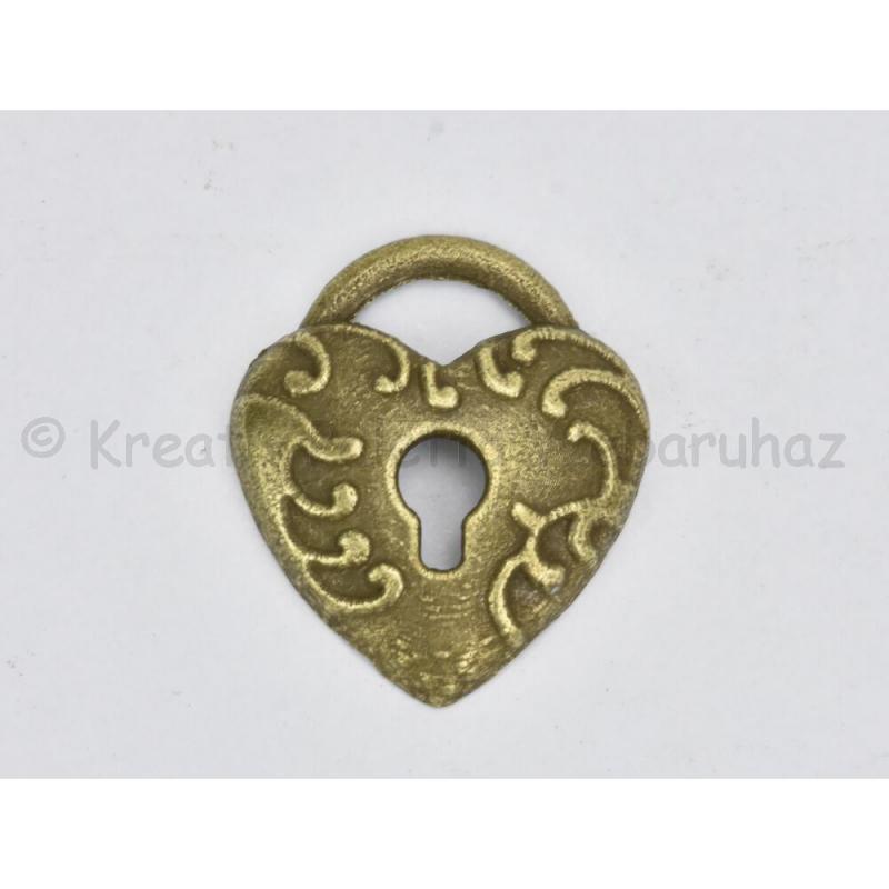 Fém díszítőelem - lakat szív alakú 1,7 x 2 cm