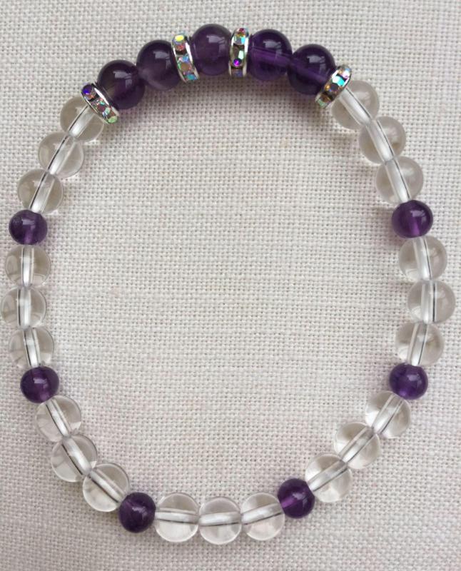 Ametiszt-hegyikristály egyedi ásvány karkötő