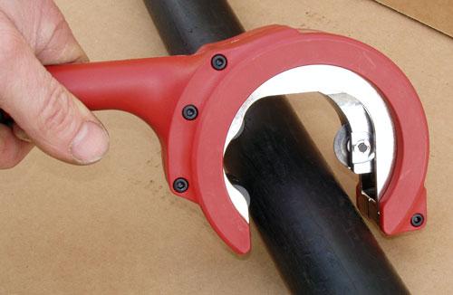 PE - tube cutter with ratchet, Racsnis csővágó (28-63 mm)