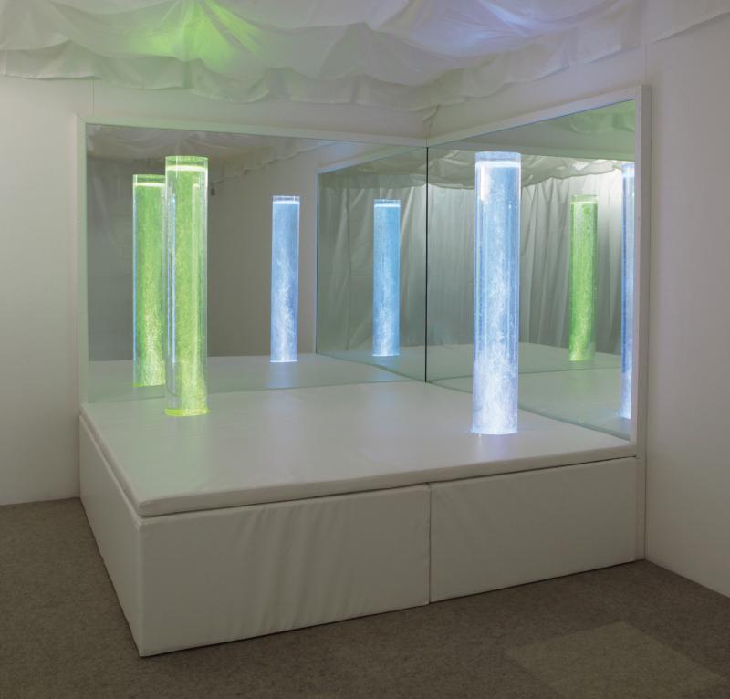 Buborékoszlop párnázott sarokplatformmal, nagy