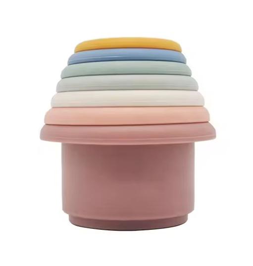 Egymásba rakható poharak