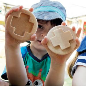 Egymásba illeszkedő érzékelő kövek