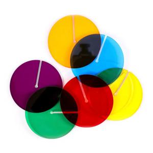 Egymásba illeszthető, átlátszó színes körök