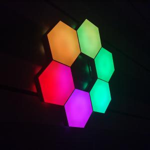 LED-es Hexagon Lámpa színes