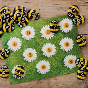 Számkártyák a Méhecske Számláló Kövekhez