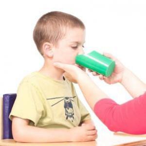 Vágott, rugalmas műanyag pohár, nagy 200 ml (2db/csomag)