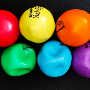 Yuck-E szenzoros labda