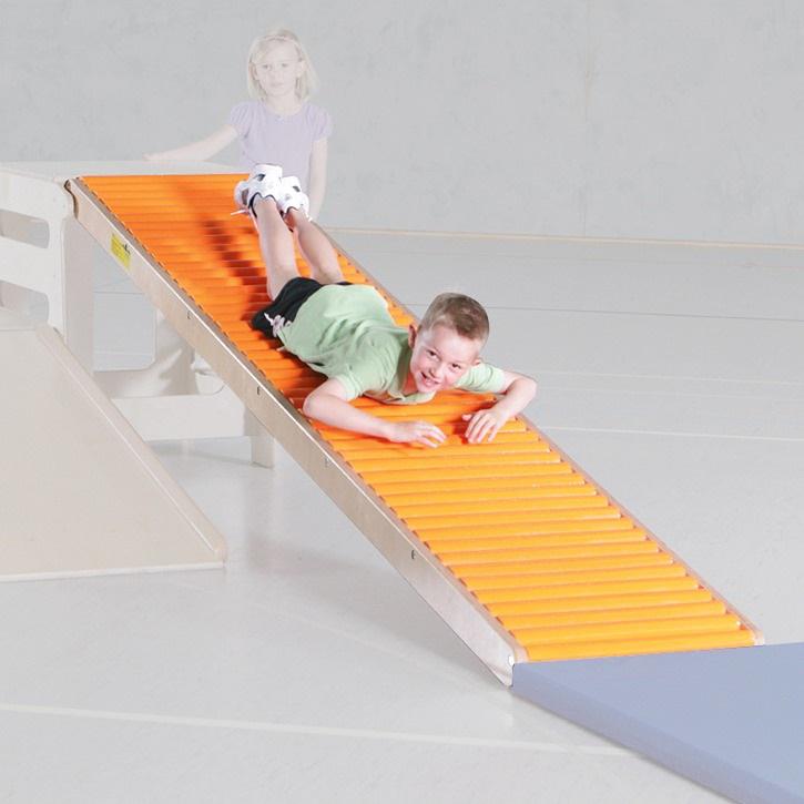 Görgős csúszda (250 x 60 cm)