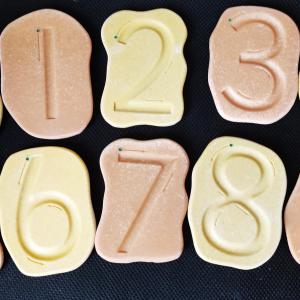 Számolás-előkészítő szenzoros kövek (10 db/szett)