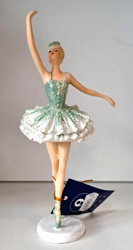 balerina zöldes ruhában