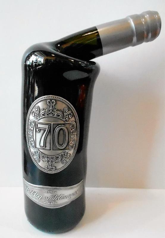 fémcímkés bor 70. születésnapra ferde nyakú