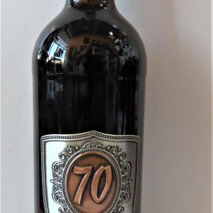 fémcímkés bor 70. születésnapra