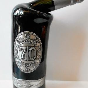 fémcímkés bor 70. születésnapra ferde nyakú