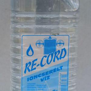 Ioncserélt, desztillált víz 2 literes. (ár/db). Ionmentesített víz.