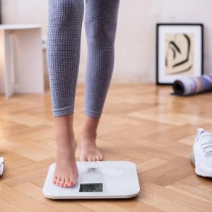 TrueLife FitScale W7 BT White Okos mérleg