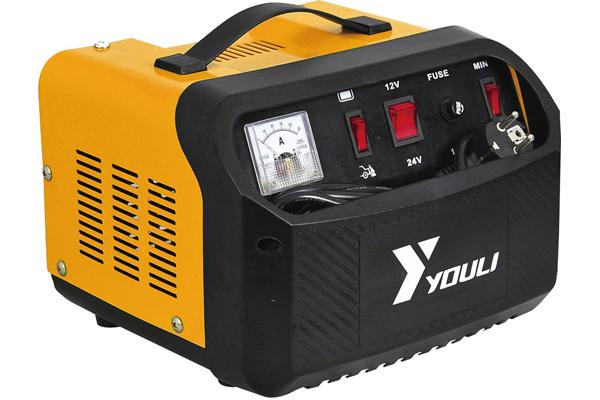 AKKUMULÁTOR TÖLTŐ 12V-24V 30/20A