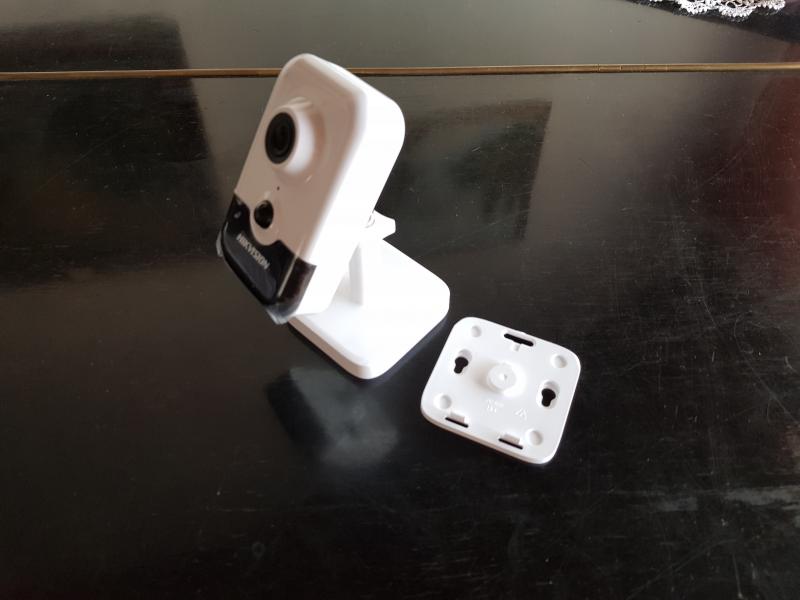 Hikvision kamera ip csempe DS-2CD2421G0-IDW 132°