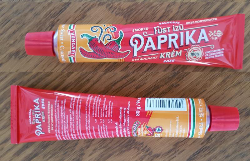 Füst ízű paprikakrém tubusban