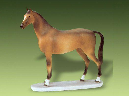 porcelán ló szobor