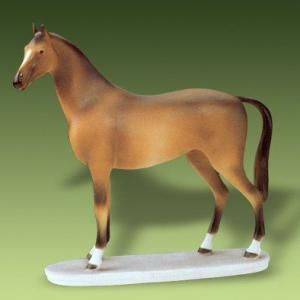 porcelán ló szobor