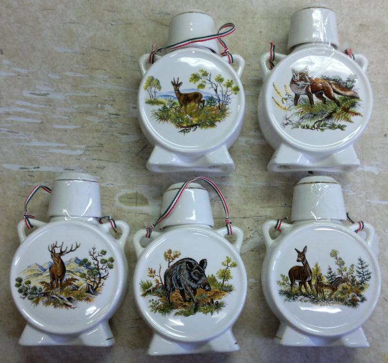 Vadász kulacs porcelán tetején 1 pohárral