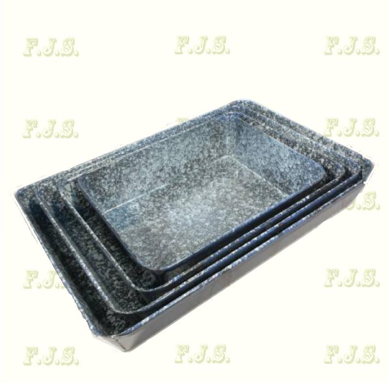 zománcos tepsi garnitúra 20 x 28, 22 x 32, 24 x 36, 30 x 39 cm., zománcozott