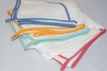 Kapucnis kifogó, fürdőlepedő 110x150 cm