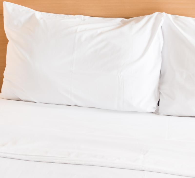 Szállodai ágyneműhuzat /fehér vászon/ garnitúra