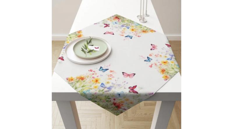 AMB.16120410 Butterflies in field white asztalterítő 90x90cm,100% pamut