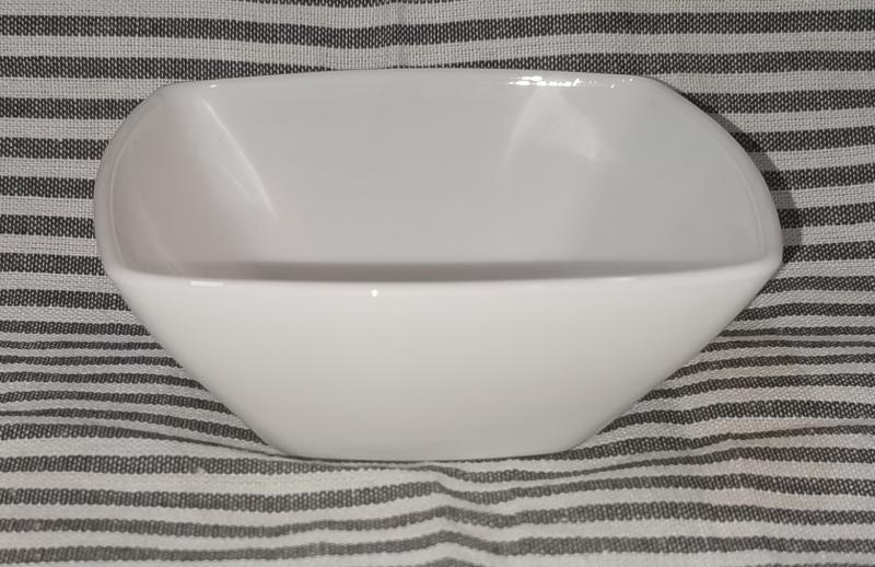 Bormioli Rocco Eclissi Bianco, fehér üveg salátás tálka, szögletes, 46 cl, 136x136 mm