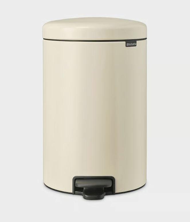 Brabantia PEDAL BIN NEWICON pedálos szemetes 20L SOFT BEIGE, 149948