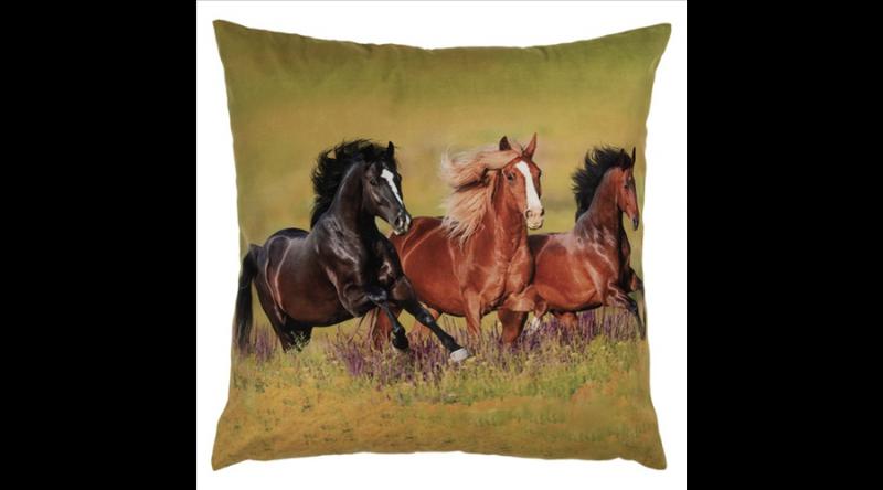 CLEEF.KT021.418 Textil párnahuzat 45x45cm, 100% polyester, vágtázó lovakkal