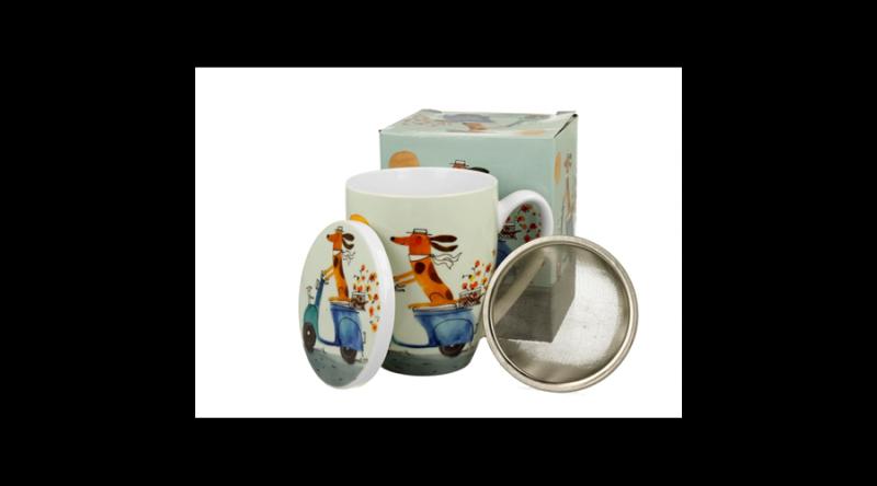 D.G.53845 Porcelánbögre tetővel, fémszűrővel, 360ml, dobozban, Dog on a scooter