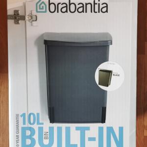 BRABANTIA BUILT IN BIN ajtóra szerelhető szemetes,10L, BLACK, 395246, 180010
