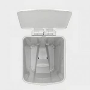 Brabantia STEPUP PEDAL BIN műanyag szemetes 40l Light Grey, 800009