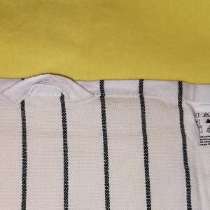 Pamut konyharuha akasztóval, fekete széles csíkos, 45X60 cm